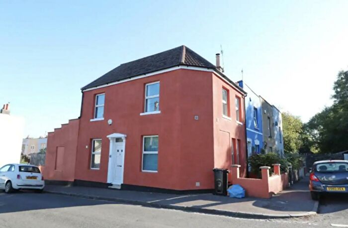 3 Bedroom End Of Terrace House To Rent In Sydenham Road, Knowle, Bristol, BS4