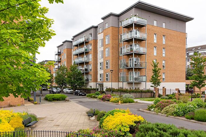 2 Bedroom Flat For Sale In Wintergreen Boulevard, West Drayton, UB7