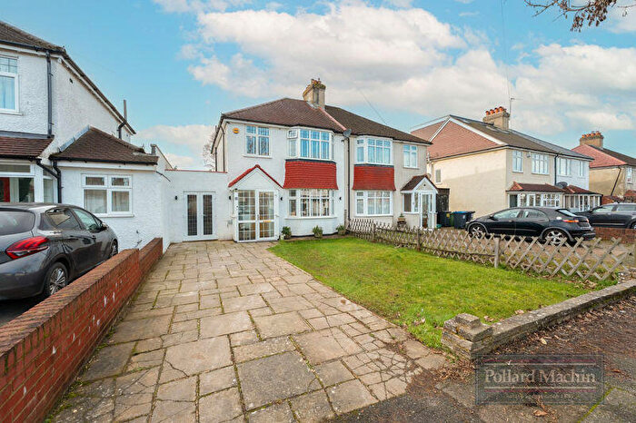 3 Bedroom Semi-Detached House For Sale In Princes Avenue, South Croydon, CR2