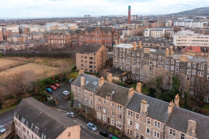 2 Bedroom Flat To Rent In Duniden Street, Edinburgh, EH7