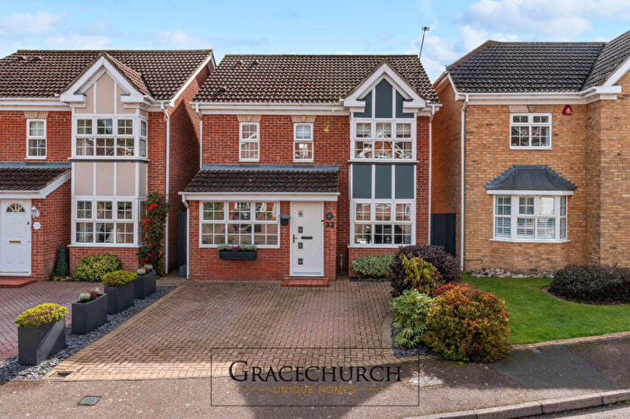 3 Bedroom Detached House For Sale In Caldecot Avenue, Goffs Oak, EN7