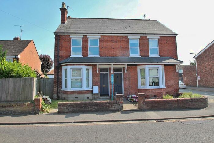 3 Bedroom Semi-Detached House To Rent In Reading Road, Pangbourne, RG8