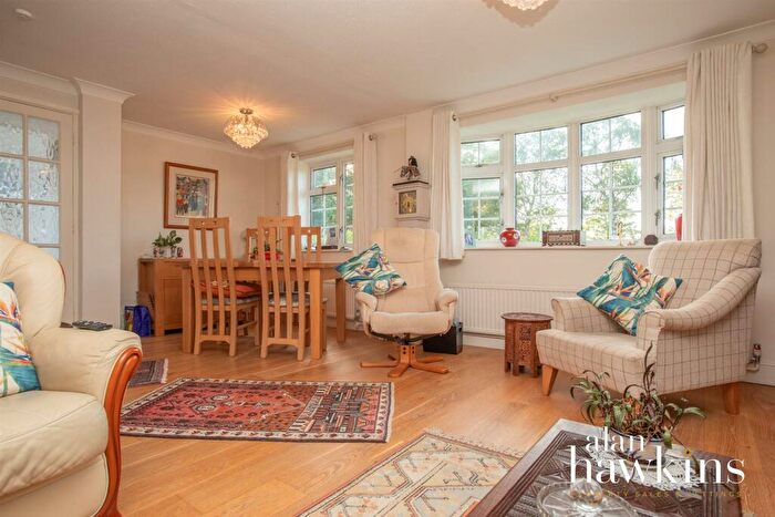 2 Bedroom Detached Bungalow For Sale In Kingsley Avenue, Royal Wootton Bassett, SN4