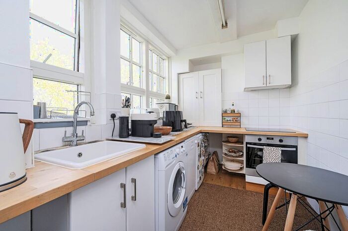 1 Bedroom Flat To Rent In Wilmot Street, Bethnal Green, London, E2