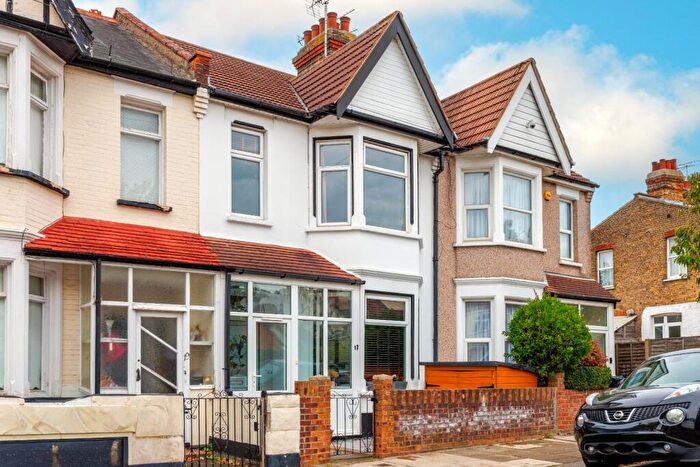 3 Bedroom Terraced House For Sale In Wenham Drive, Westcliff-On-Sea, SS0