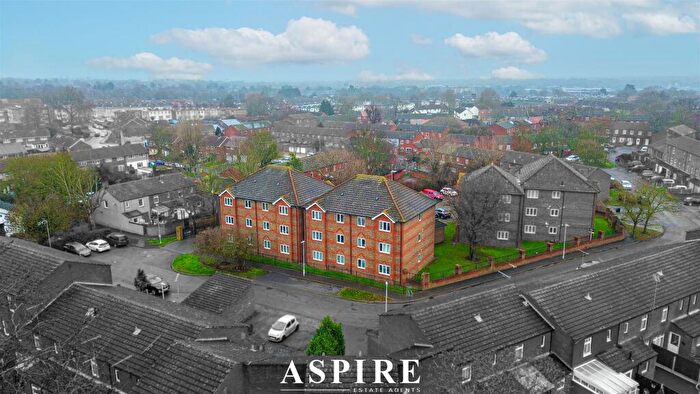 2 Bedroom Flat For Sale In Video Presentation Inside - Clayburn Circle, Basildon, SS14