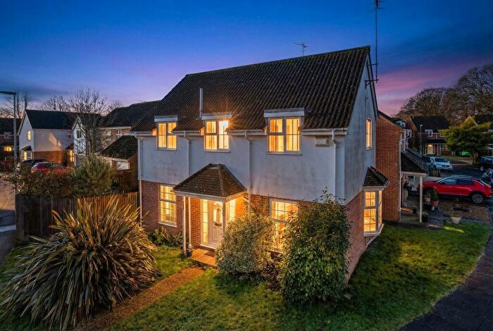 4 Bedroom Detached House For Sale In Cypress Avenue, Worthing, BN13
