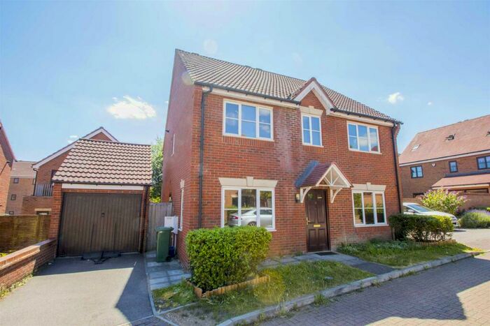 4 Bedroom Detached House To Rent In Earlshall Place, Westcroft, MK4