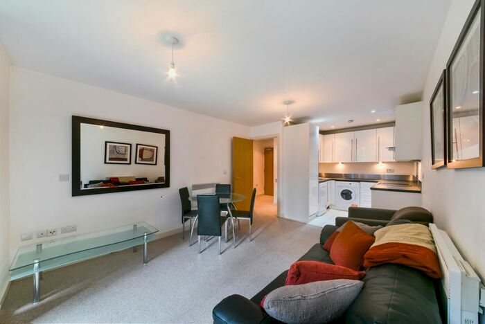 1 Bedroom Flat To Rent In The Sphere, Canning Town, London, E16