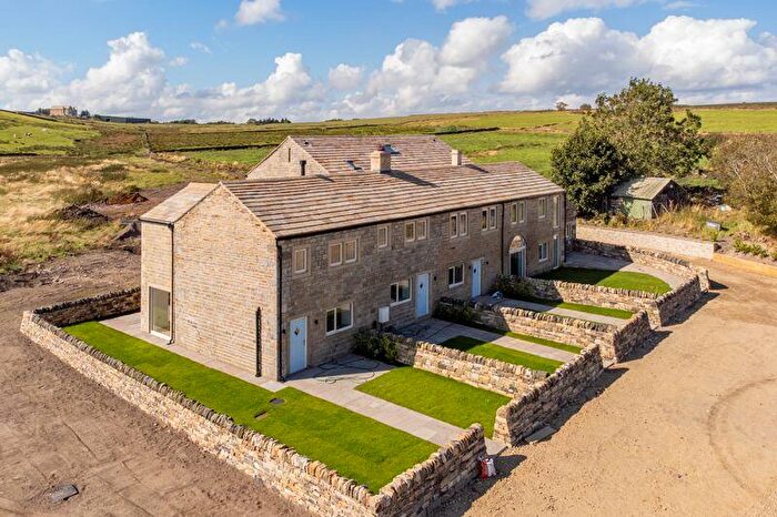 2 Bedroom Cottage For Sale In Pipits Cottage, Oaken Clough Farm, Shaws Lane, Hubberton, HX6