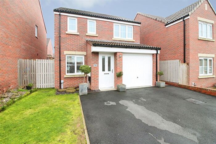 3 Bedroom Detached House For Sale In Bula Close, Kippax, Leeds, LS25