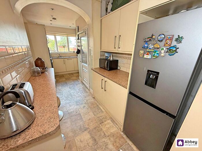 3 Bedroom Terraced House For Sale In Oakland Avenue, Leicester, LE4