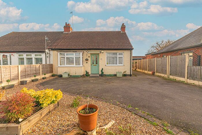 2 Bedroom Semi-Detached Bungalow For Sale In Holmfield Avenue East, Leicester, LE3