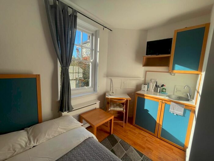 Studio To Rent In Fulham Palace Road, Hammersmith, London, W6