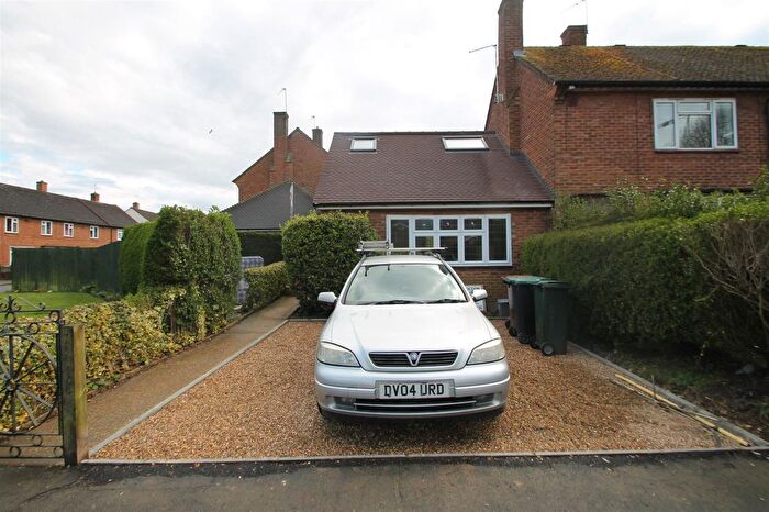 2 Bedroom Semi-Detached Bungalow For Sale In Hayling Road, South Oxhey, Watford, WD19