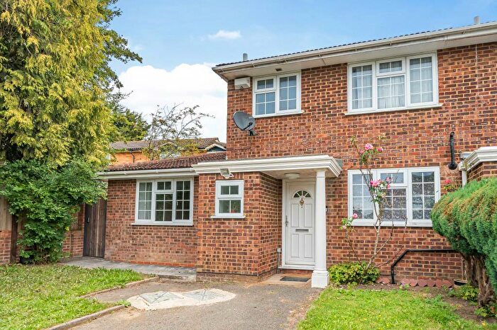 4 Bedroom Semi-Detached House To Rent In Kenley Close, Barnet, EN4
