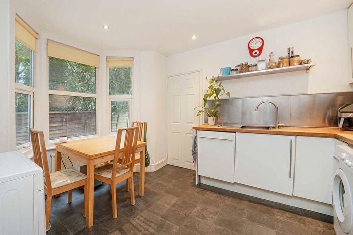 1 Bedroom Flat To Rent In Wightman Road, London, N8