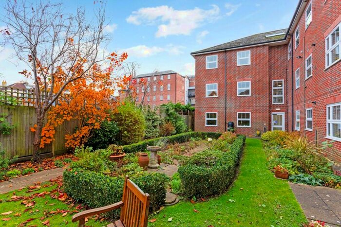 2 Bedroom Flat For Sale In Crane Bridge Road, Salisbury, SP2