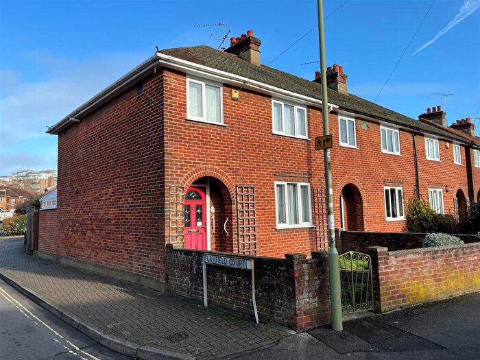 3 Bedroom End Of Terrace House For Sale In Mortimer Lane, Basingstoke, RG21