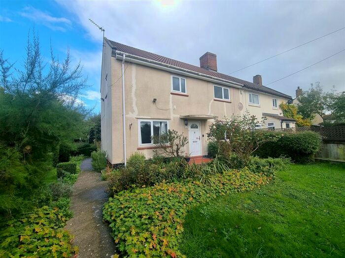 3 Bedroom Semi-Detached House For Sale In Dursley Road, Heywood, Westbury, BA13