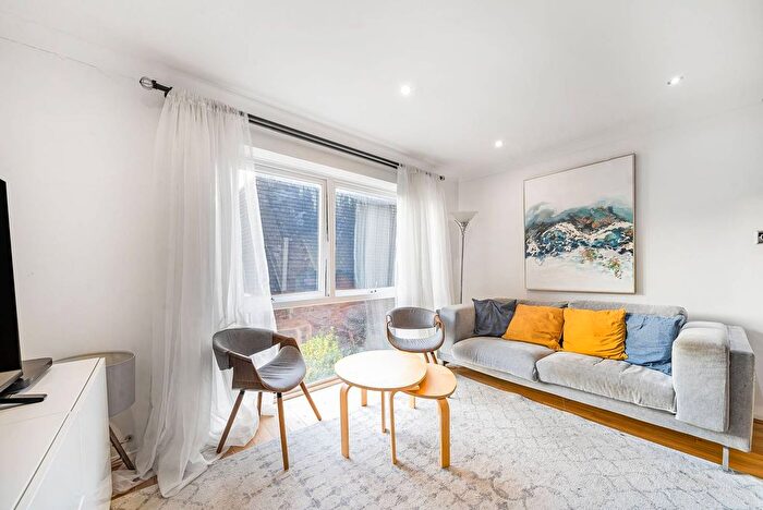 4 Bedroom Property To Rent In Westleigh Avenue, Putney, London, SW15