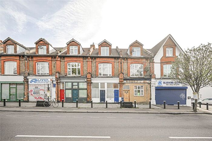 3 Bedroom Flat For Sale In Wightman Road, London, N4