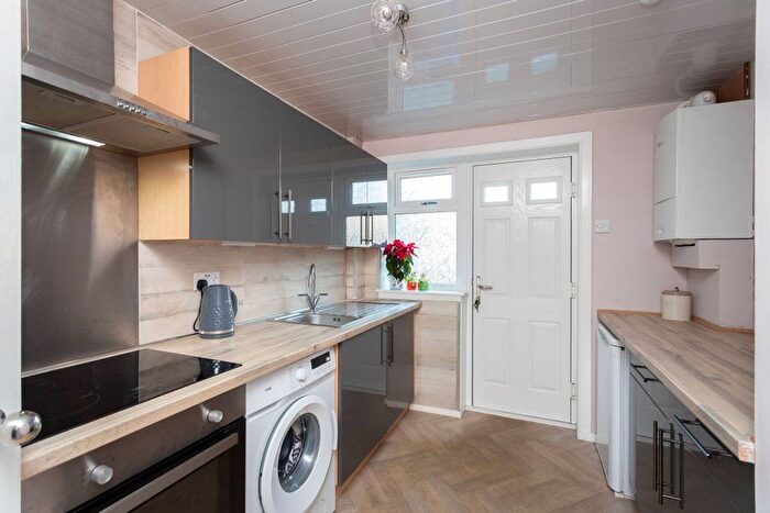 2 Bedroom End Of Terrace House For Sale In Balunie Terrace, Dundee, Angus, DD4