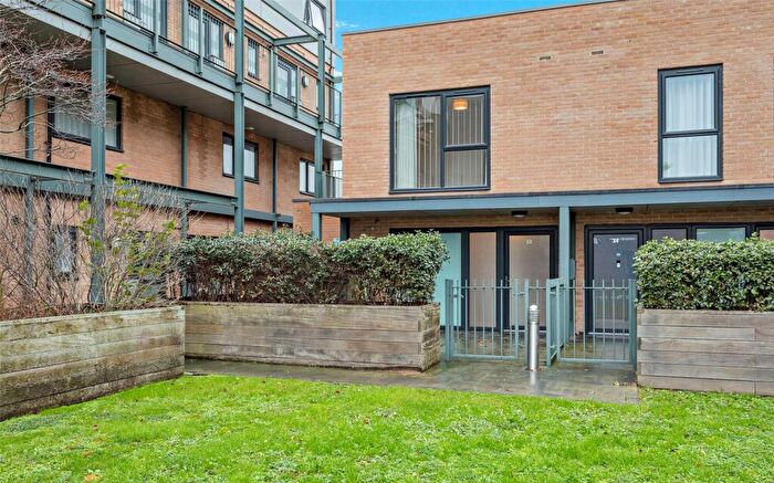 2 Bedroom Semi-Detached House To Rent In Flamsteed Close, Cambridge, CB1