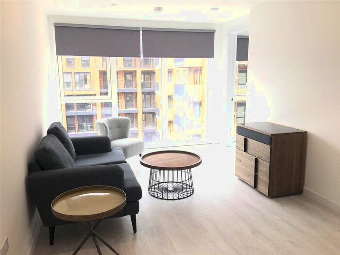 2 Bedroom Flat To Rent In Barratt House, Hounlsow, TW3