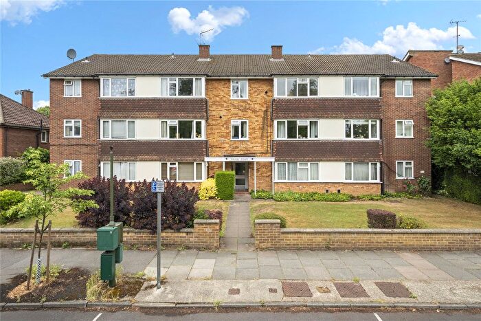 1 Bedroom Flat For Sale In Lovelace Road, Surbiton, KT6