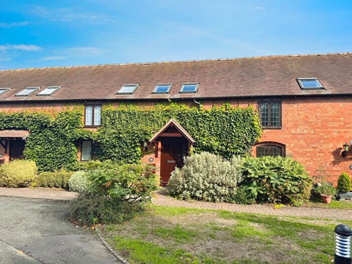2 Bedroom Barn Conversion To Rent In Wilicote Pastures, CV37