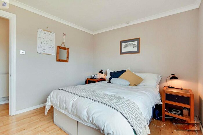 2 Bedroom Flat To Rent In Pasley Close, Elephant And Castle, London, SE17