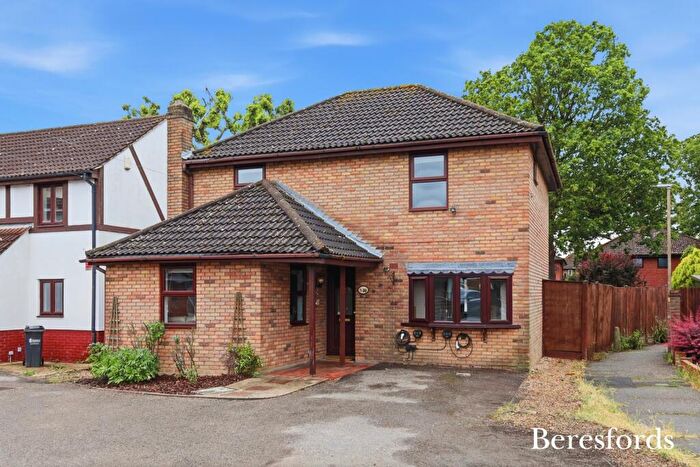 4 Bedroom Detached House For Sale In Fyfield Close, West Horndon, CM13