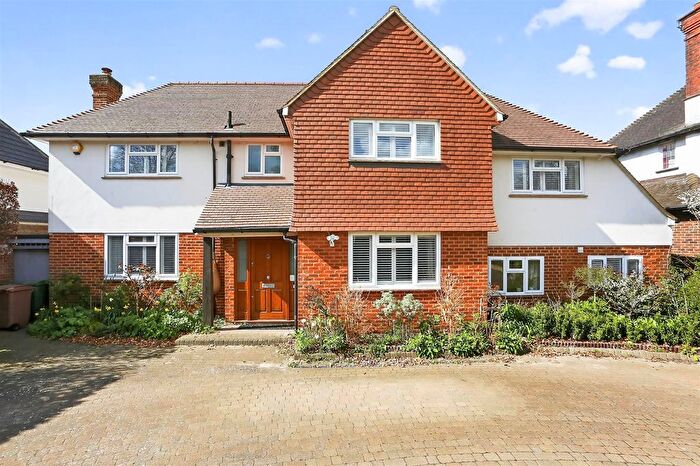 5 Bedroom Detached House For Sale In Heath Drive, South Sutton, SM2