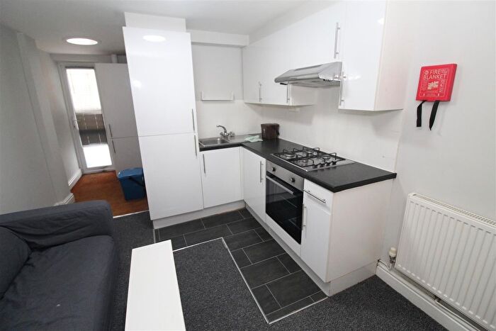 1 Bedroom Flat To Rent In Broadway, Adamsdown, CF24