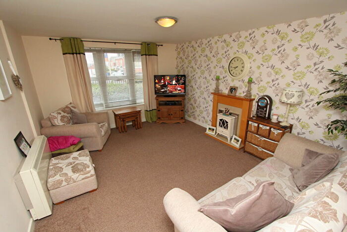 2 Bedroom Apartment To Rent In Shining Bank, Handsworth, S13