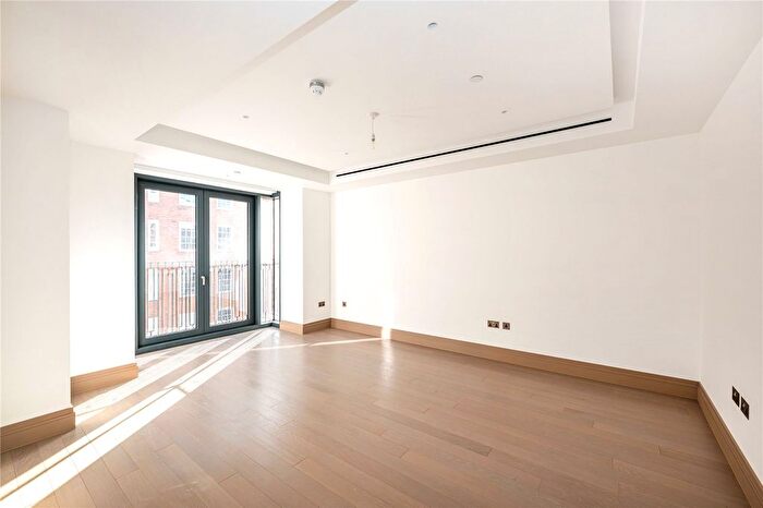 1 Bedroom Flat For Sale In Lucan Place, Chelsea, London, SW3
