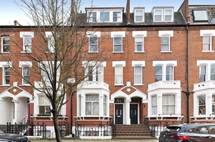 1 Bedroom Flat To Rent In Aynhoe Road, London, W14