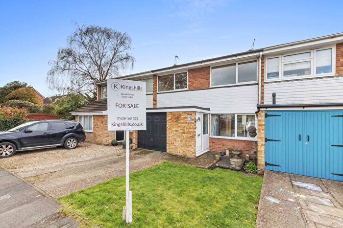 3 Bedroom Terraced House For Sale In Dedmere Court, Marlow, Buckinghamshire, SL7