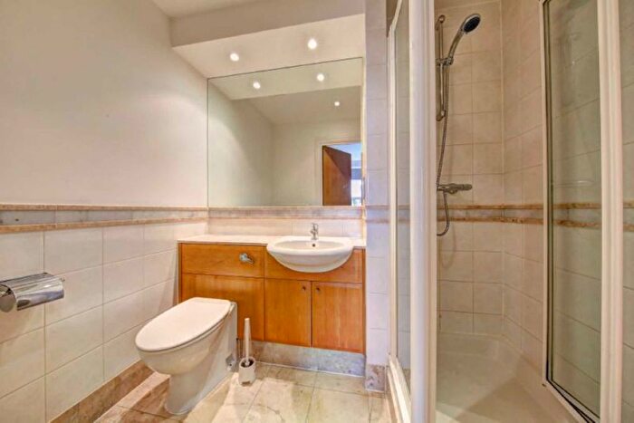 2 Bedroom Flat To Rent In Belvedere Road, London, SE1