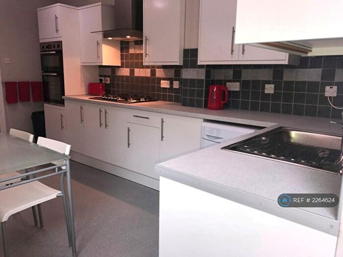 6 Bedroom Terraced House To Rent In Stalbridge Avenue, Liverpool, L18