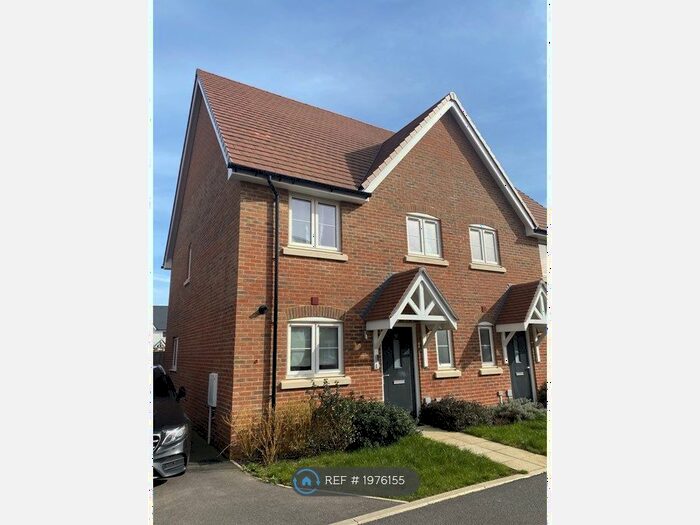 3 Bedroom Semi-Detached House To Rent In Hazel Close, Paddock Wood, TN12