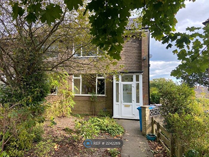 3 Bedroom Semi-Detached House To Rent In Winchester Avenue, Sheffield, S10