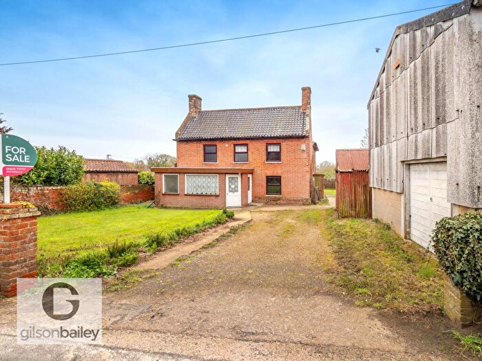4 Bedroom Detached House For Sale In Burlingham Road, South Walsham, NR13
