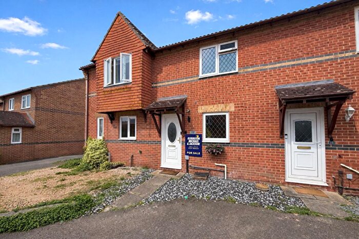 2 Bedroom Detached House For Sale In Redwing Road, Walderslade, Kent, ME5