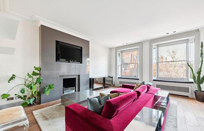 3 Bedroom Apartment To Rent In Harewood Avenue, Marylebone, London, NW1