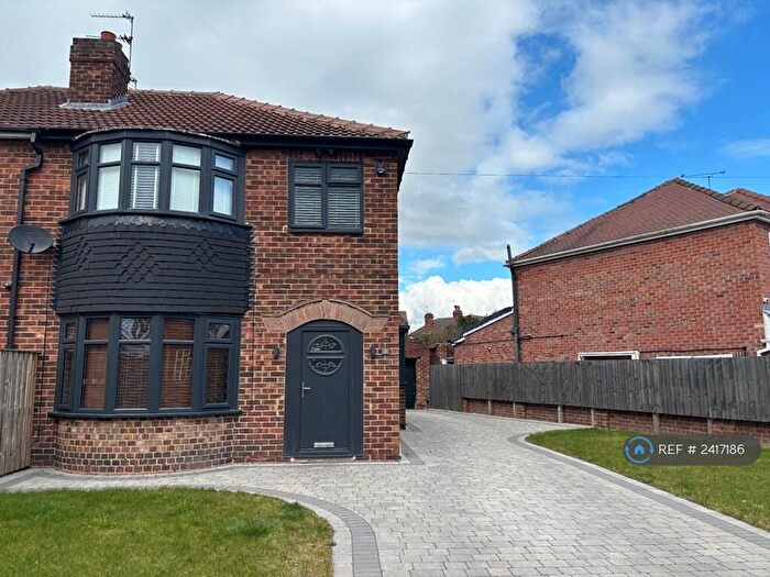3 Bedroom Semi-Detached House To Rent In Central Boulevard, Doncaster, DN2