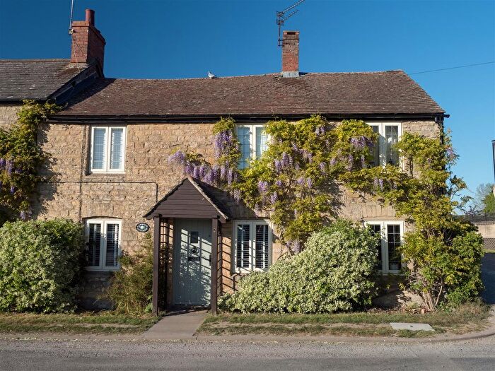 3 Bedroom Cottage For Sale In Fewcott Road, Fritwell, Bicester, OX27