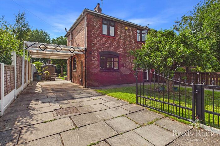 3 Bedroom Semi-Detached House For Sale In Wallasey Avenue, Manchester, Greater Manchester, M14