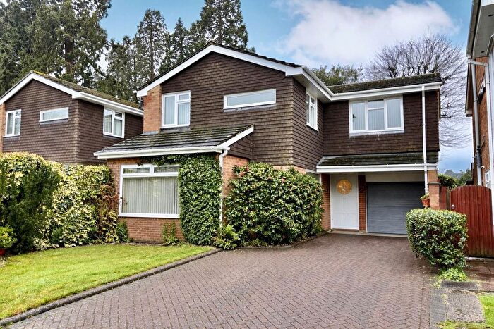 4 Bedroom Property For Sale In Wensleydale Drive, Camberley, GU15